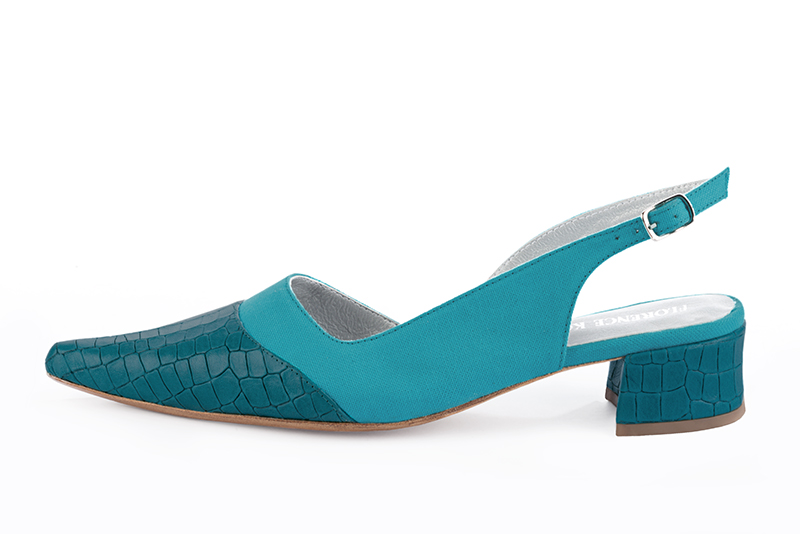 Electric blue women's slingback shoes. Pointed toe. Low flare heels. Profile view - Florence KOOIJMAN